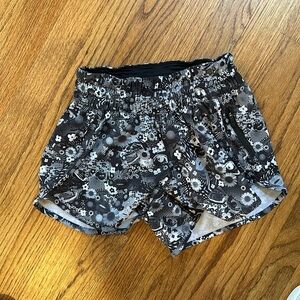 Lululemon tracker short seawheeze